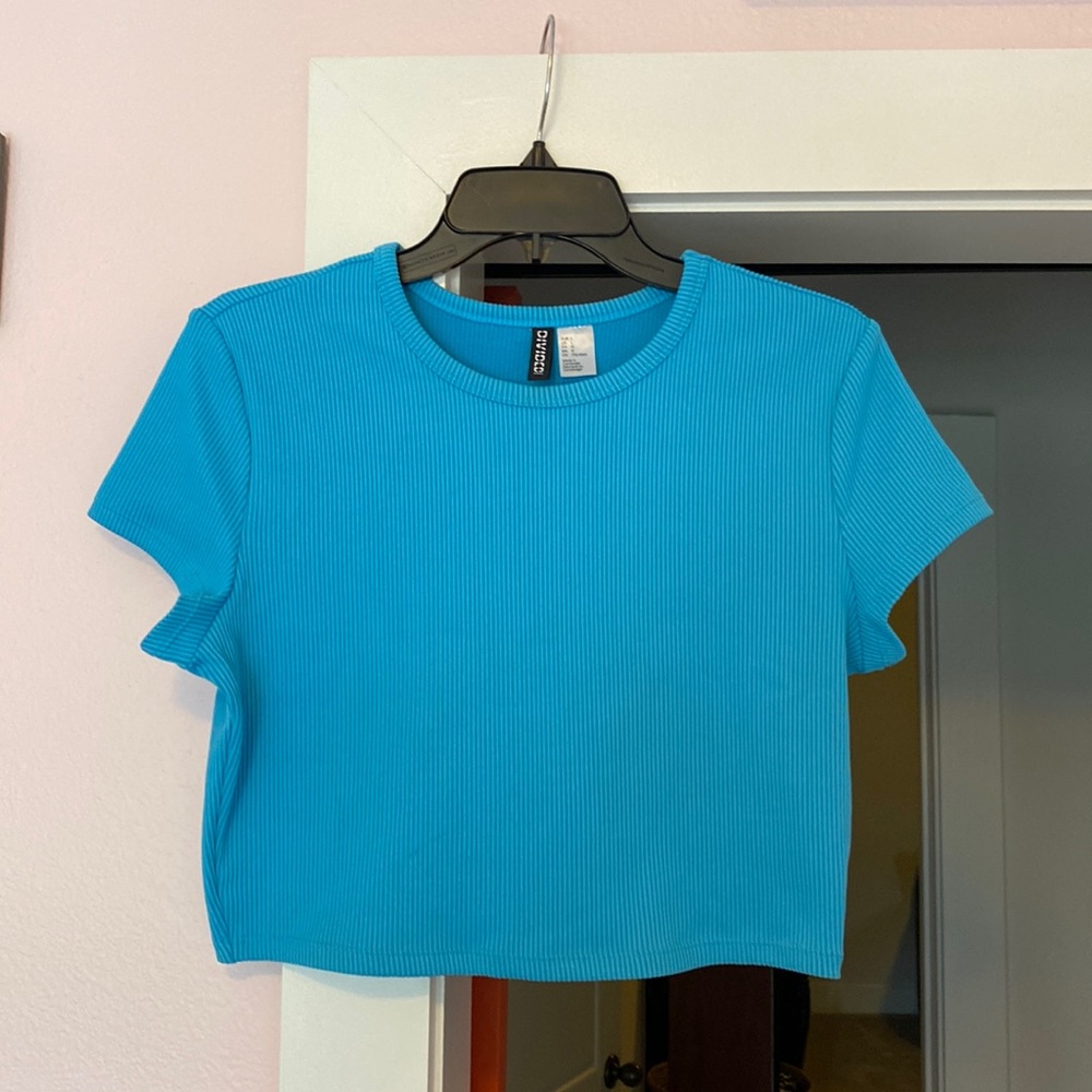 Divided ribbed blue top